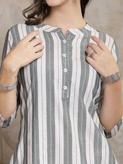 Women's Self Designed Cotton Blend Straight Kurta-URVASHI