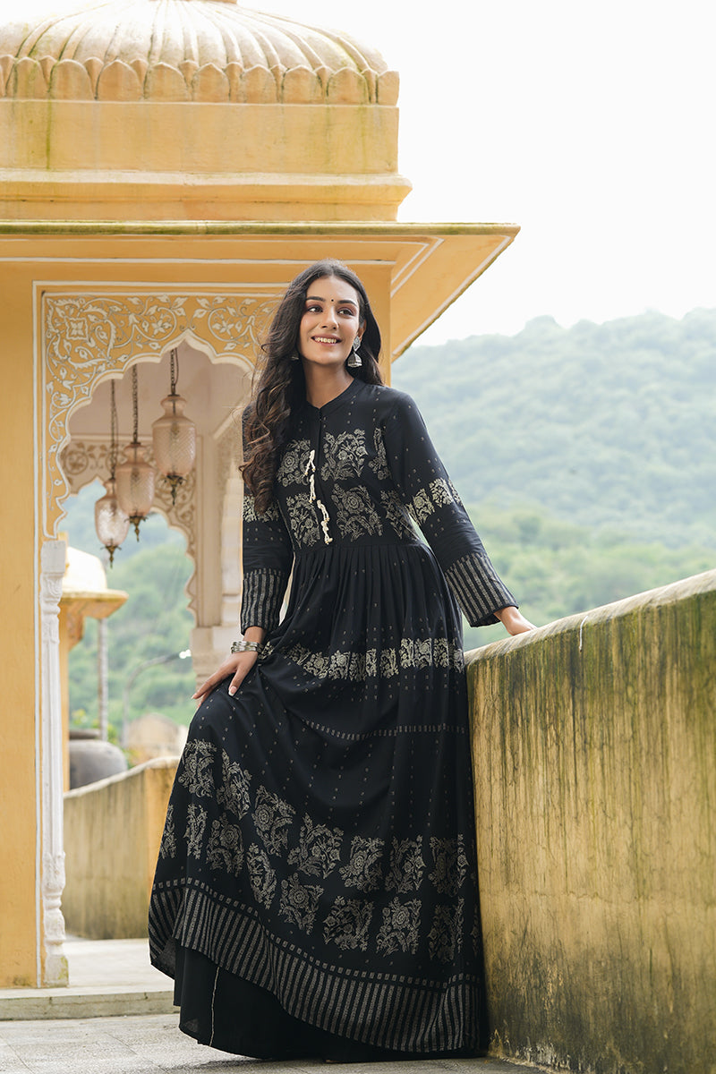 Black Cotton Anarkali Kurti VCK1536 | DesiQlo