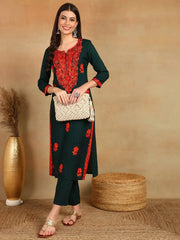 Women Green Viscose Rayon Embroidered Thread Work Straight Kurta-VCK9762