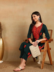 Women Green Viscose Rayon Embroidered Thread Work Straight Kurta-VCK9762