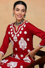 Women Maroon Viscose Rayon Solid Embroidered Straight Kurta