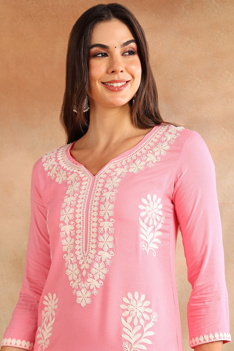 Pink Viscose Rayon Solid Embroidered Chikankari Straight Kurta VCK9779