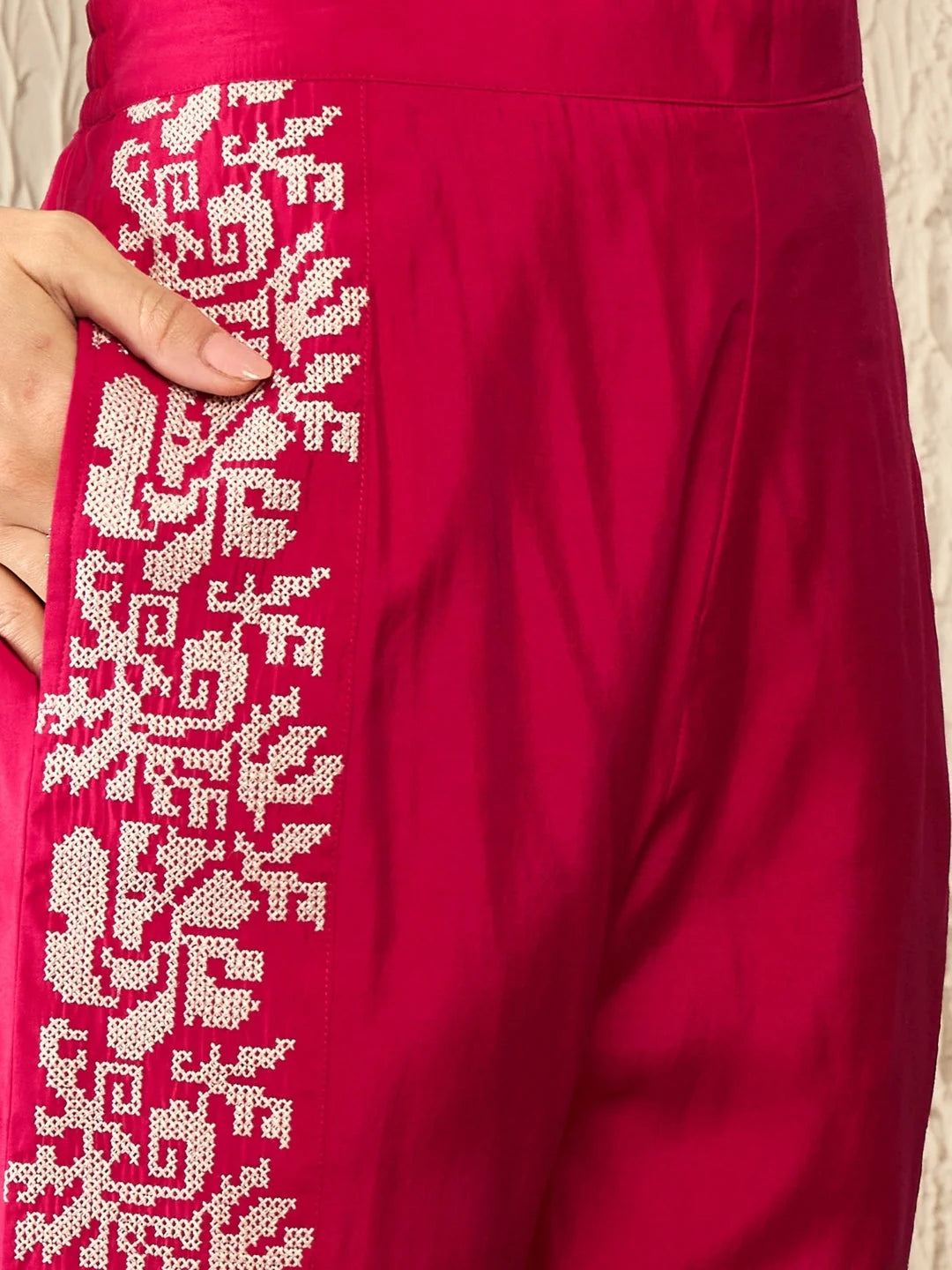 Women Pink Silk Blend Solid Embroidered Regular Coord Sets