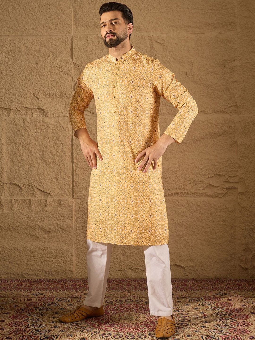 Ethnic Bay Men Yellow Silk Blend Ethnic Motif Embroidered Straight Kurta With Pant Set-MKSET1304