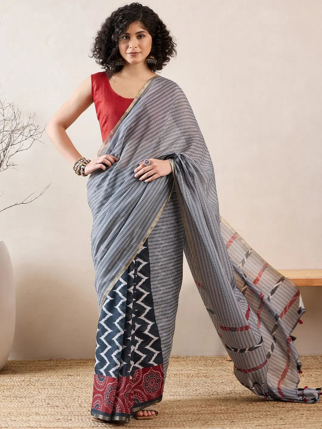 Women Grey Linen Striped Printed Saree-VFSAR1010