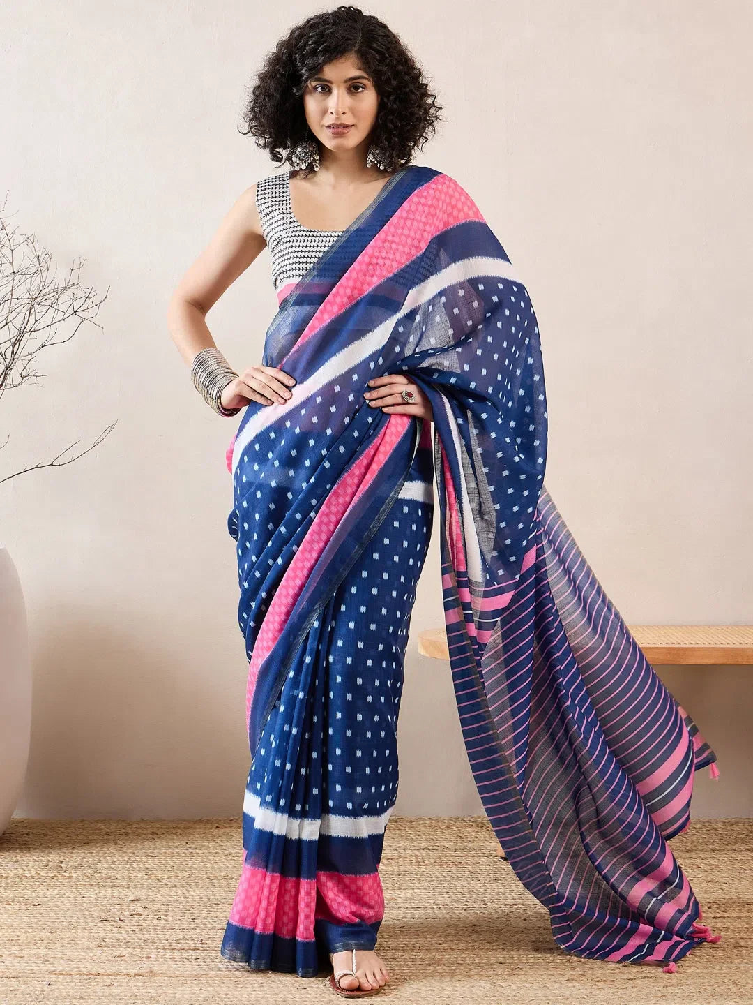 Women Blue Linen Geometric Printed Saree-VFSAR1011