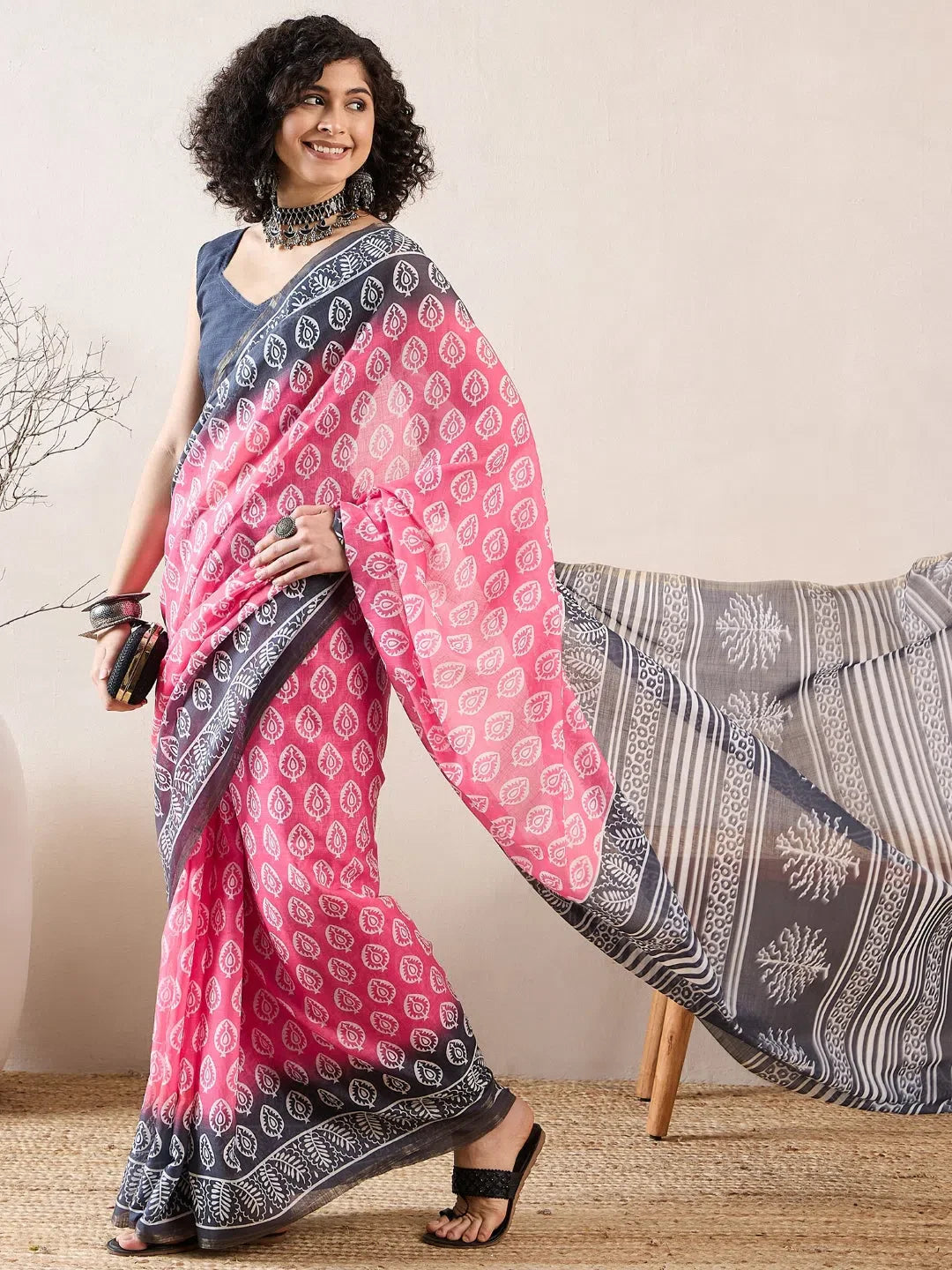 Red Linen Printed Saree | Indian Sarees & Ethnic Motifs