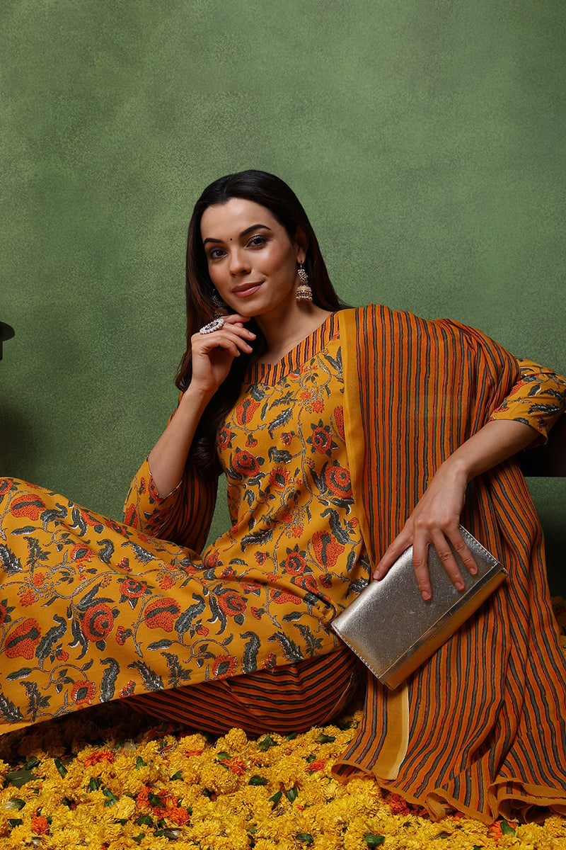 DesiQlo Women Rayon Indian Ethnic Set - Yellow VKSKD2162