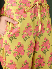 Women Yellow Rayon Blend Floral Printed Straight Kurta Trouser With Dupatta-VKSKD2238