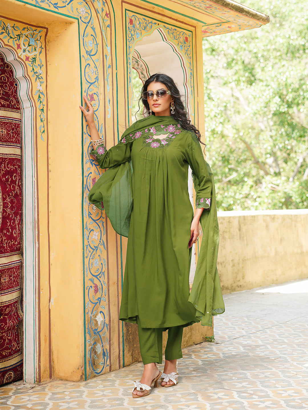 Women Green Viscose Rayon Solid Embroidered Straight Kurta Trousers With Dupatta