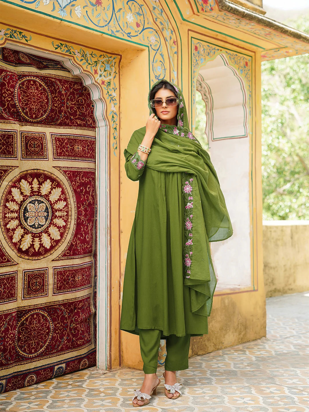Women Green Viscose Rayon Solid Embroidered Straight Kurta Trousers With Dupatta