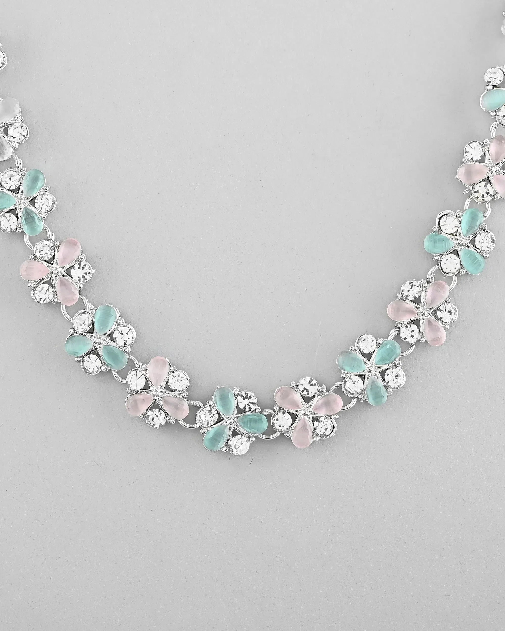 Flower Jewellery Set With Mangtikka - Affordable Indian Jewelry