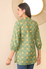 Green Cotton Blend Floral Printed Regular Top VT1377