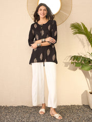 Women Black Cotton Blend Floral Printed Regular Top-VT1396