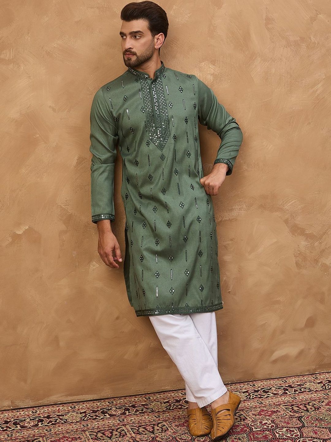 Ethnic Bay Men Green Silk Blend Geometric Embroidered Straight Kurta With Pant Set-MKSET1517