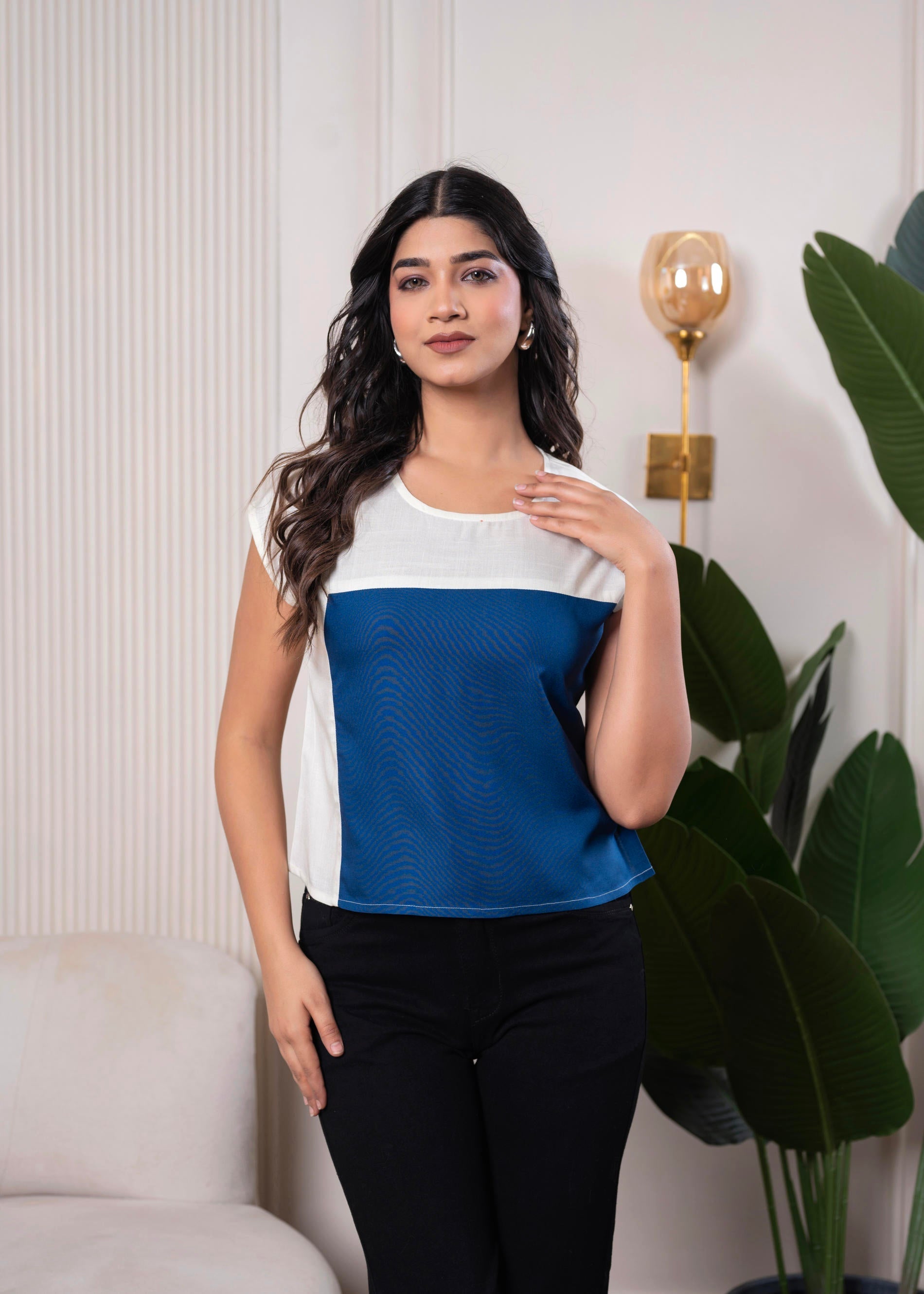 Off-White & Blue Colorblock  Casual Top