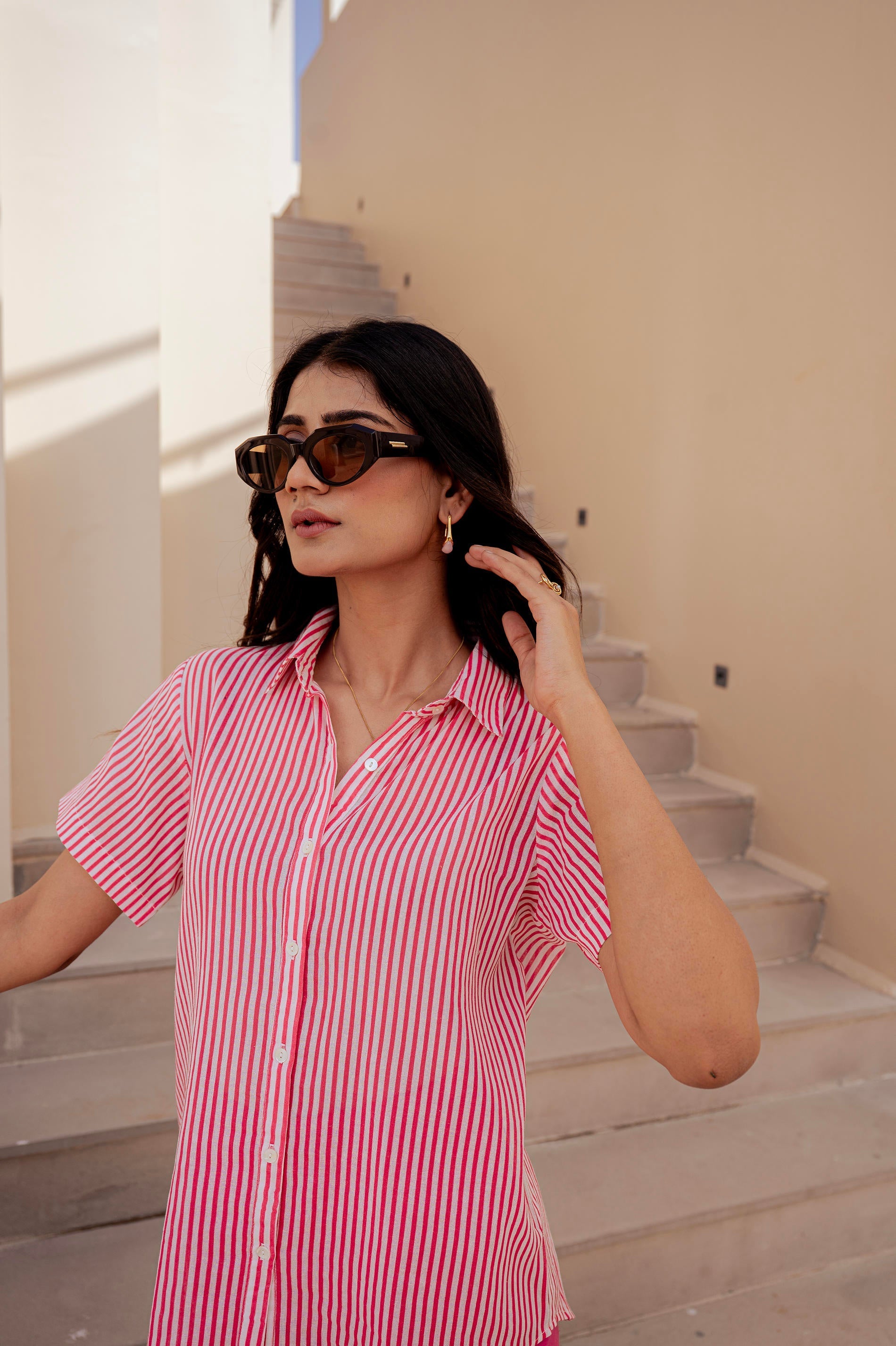 Vertical Striped Short-Sleeve Shirt | DesiQlo