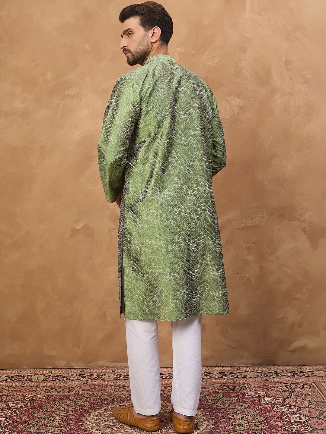 Ethnic Bay Men Green Silk Blend Geometric Printed Straight Kurta With Pant Set-MKSET1522