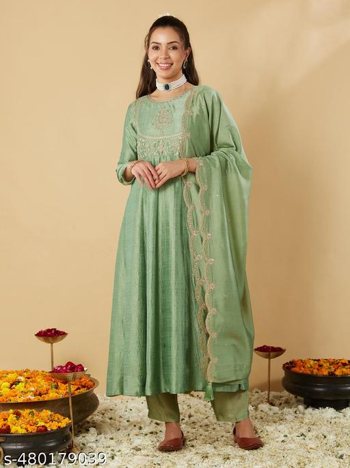 Silk Blend Kurta Set for Women - Green | MLWSHKS8931MNT | DesiQlo