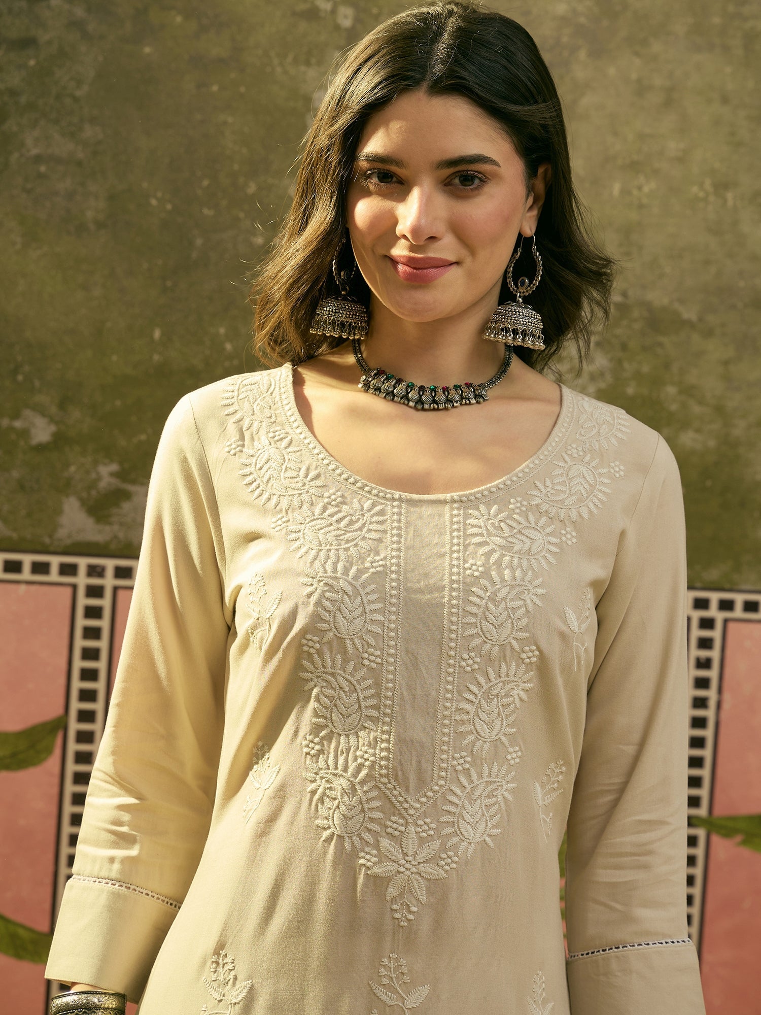 Women's Ivory Solid & Embroidered Rayon Straight Kurta (IVORYESPIRT) |