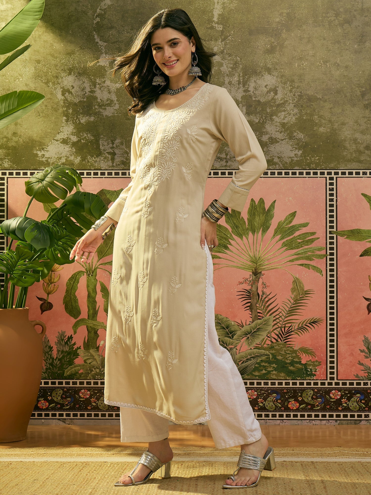 Women's Ivory Solid & Embroidered Rayon Straight Kurta (IVORYESPIRT) |