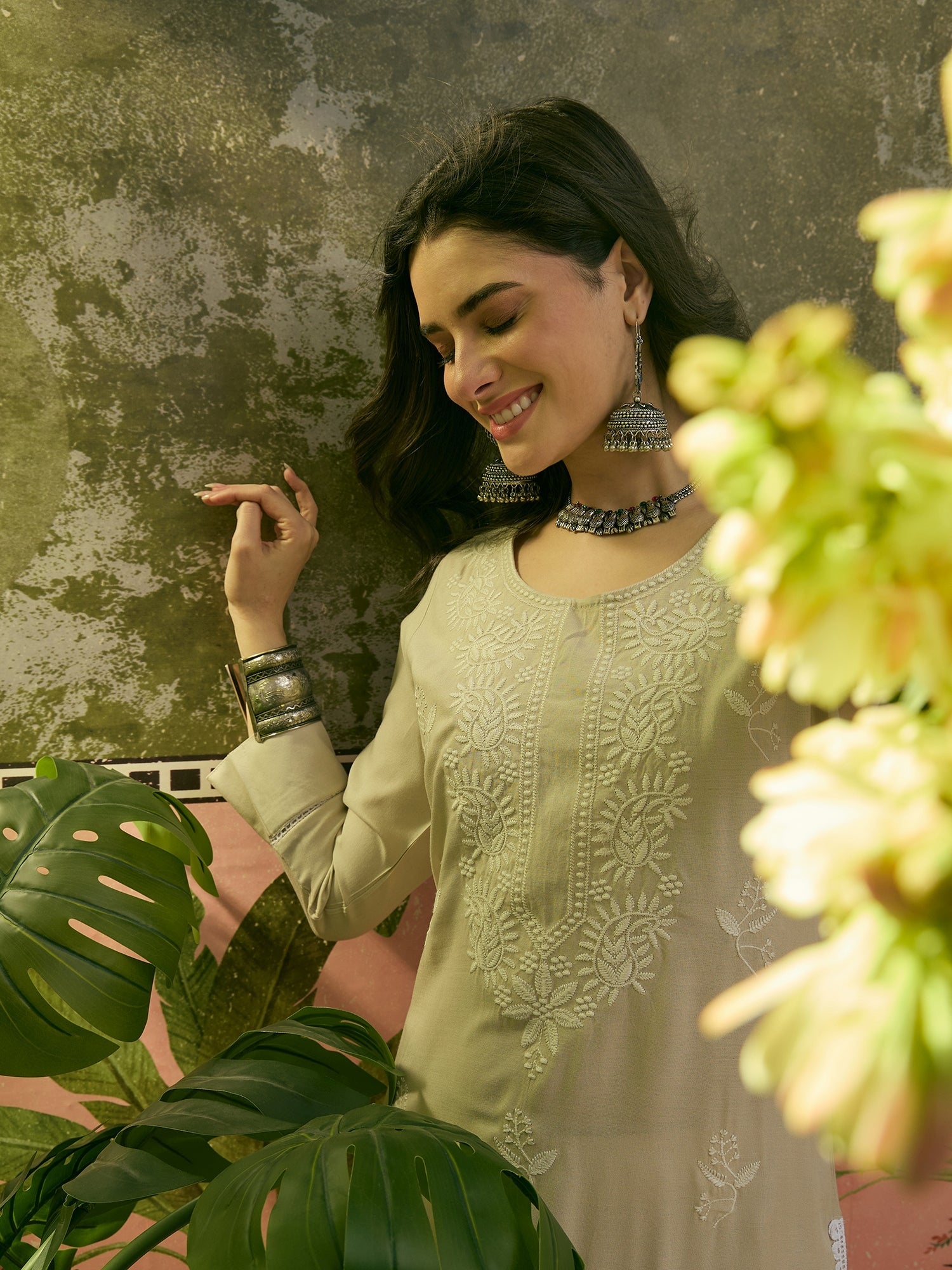 Women's Ivory Solid & Embroidered Rayon Straight Kurta (IVORYESPIRT) |