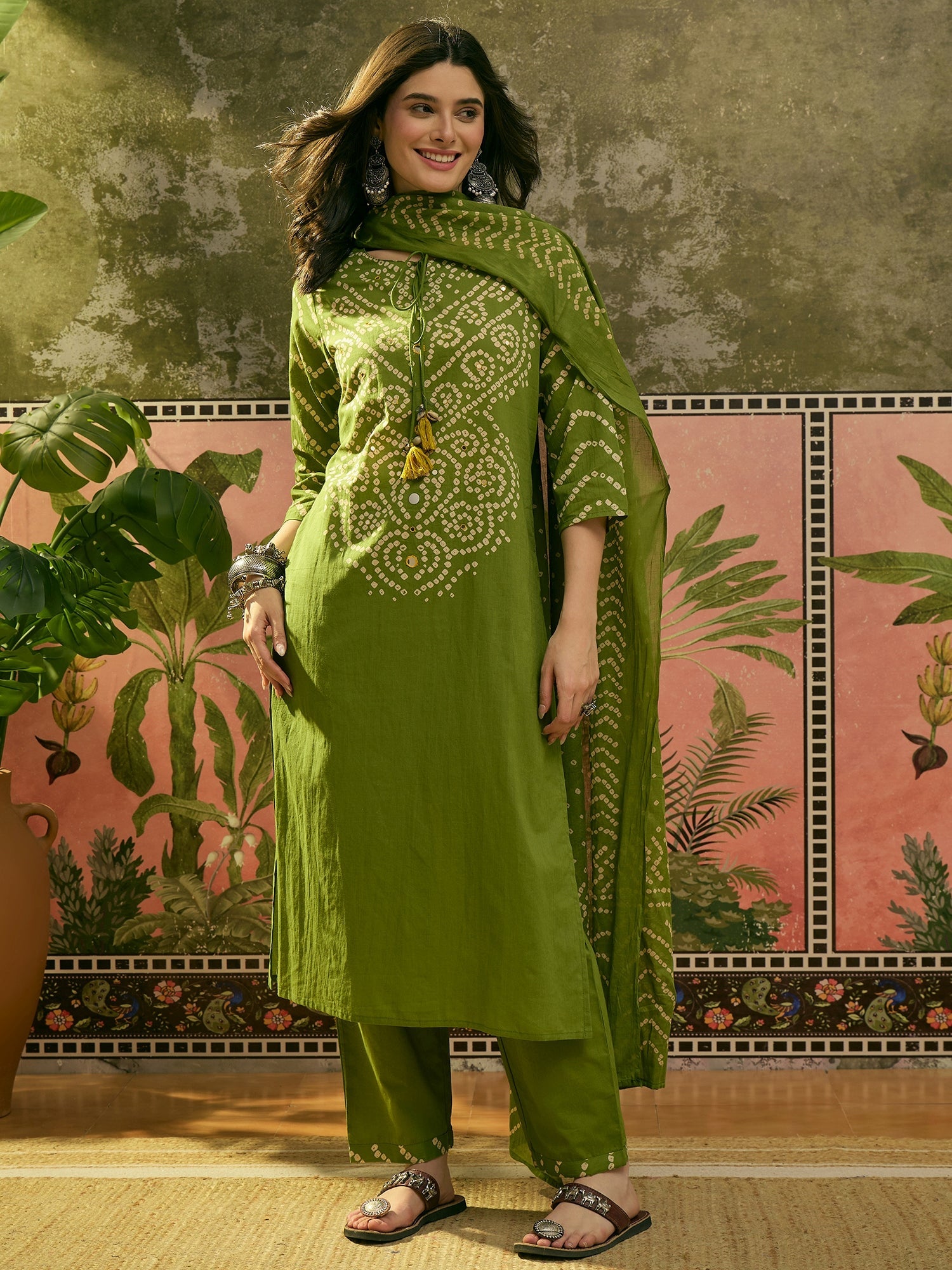 Women's Green Bandhej Printed Cotton Straight Kurta Pant Dupatta Set (