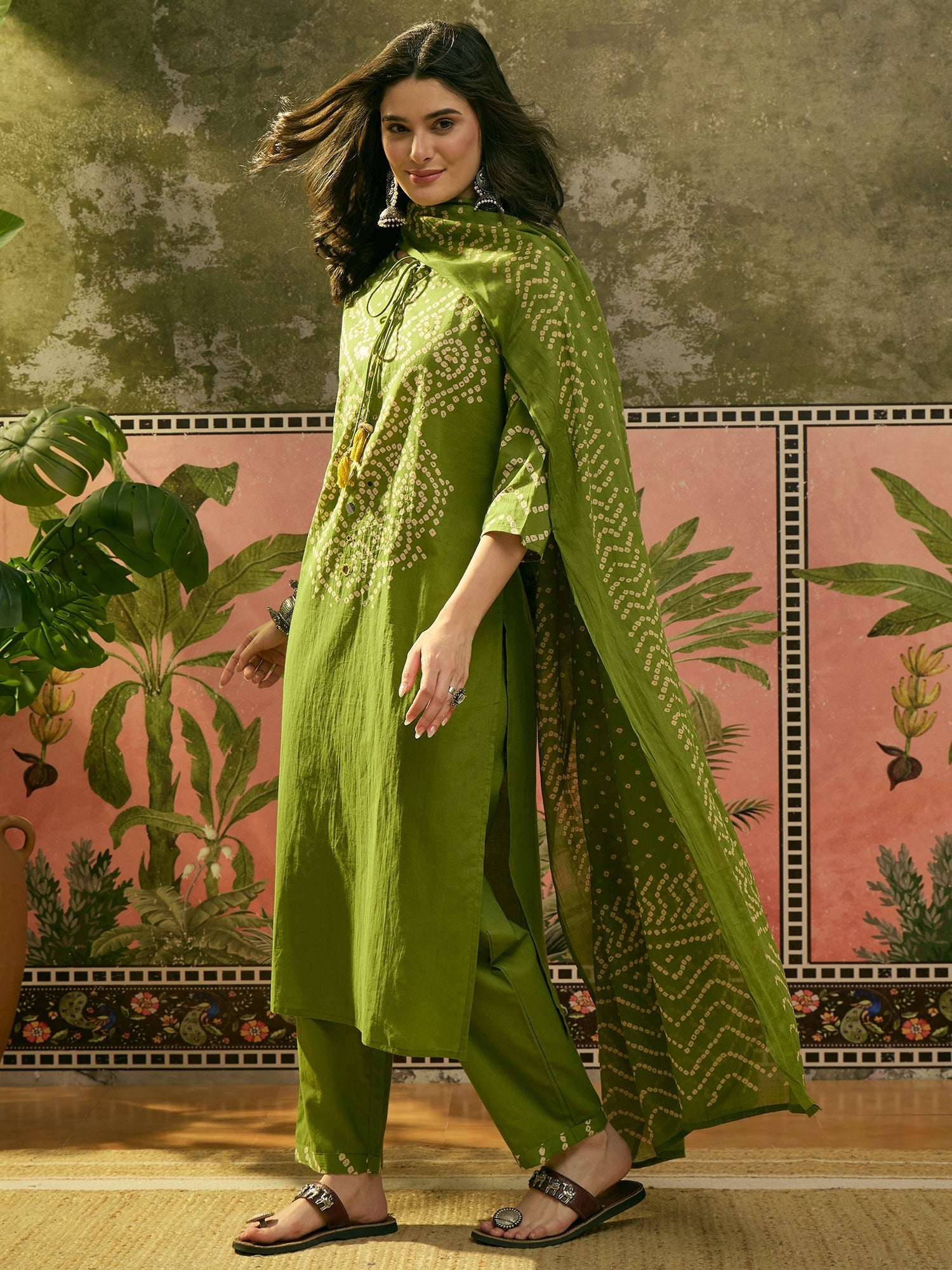 Women's Green Bandhej Printed Cotton Straight Kurta Pant Dupatta Set (