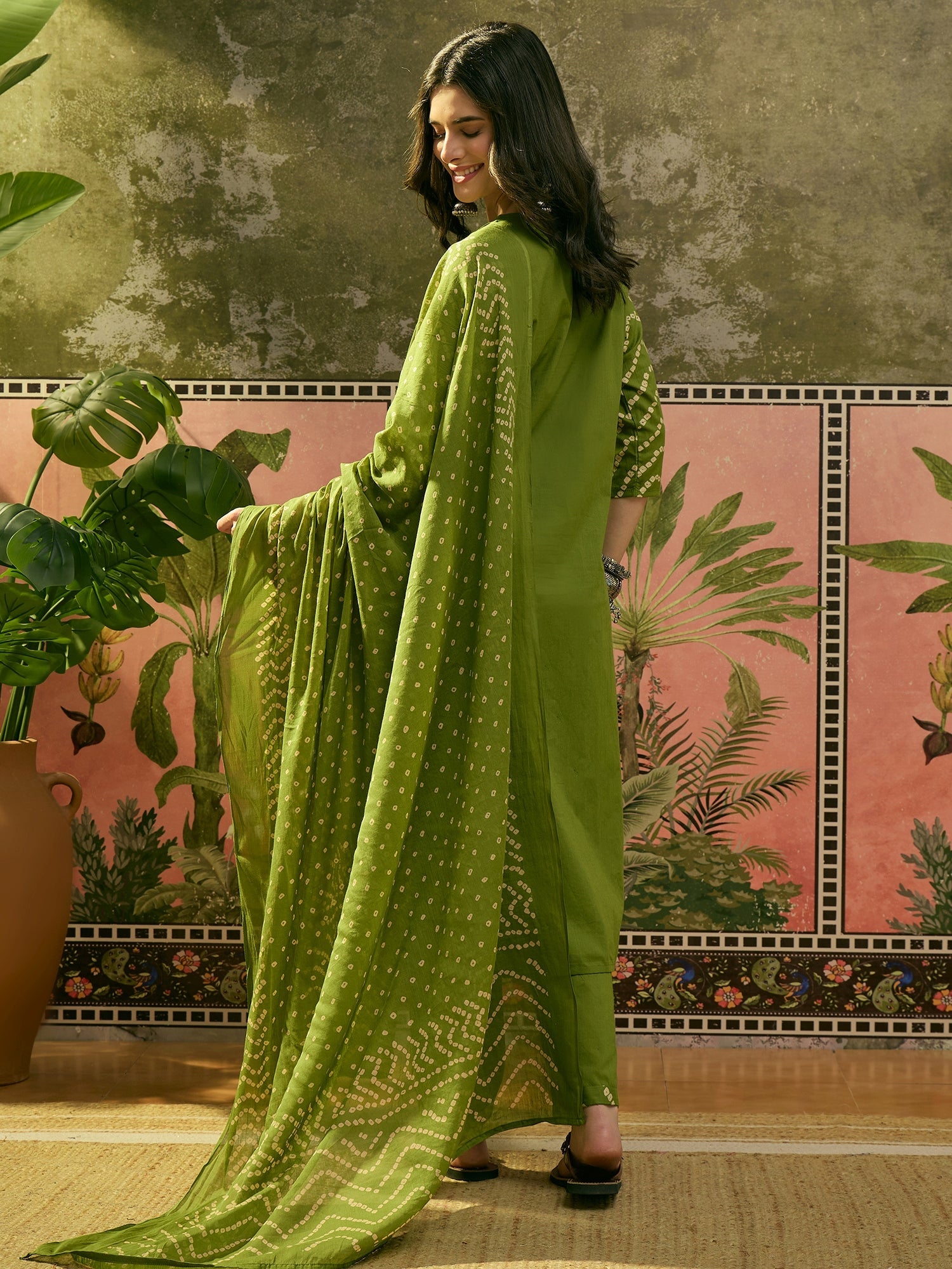 Women's Green Bandhej Printed Cotton Straight Kurta Pant Dupatta Set (