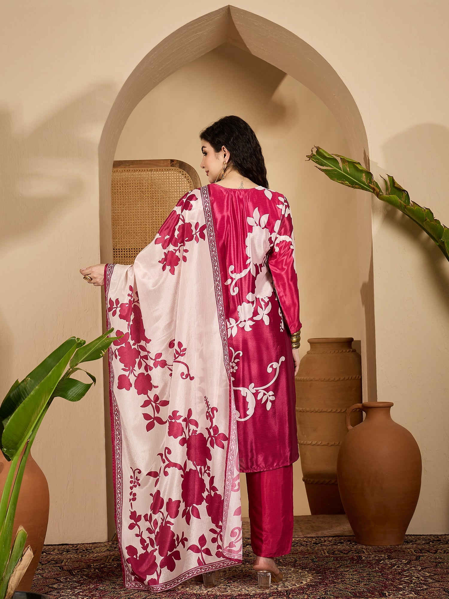 Women's Pink Floral Printed & Embroidered Chinon Straight Kurta Pant D
