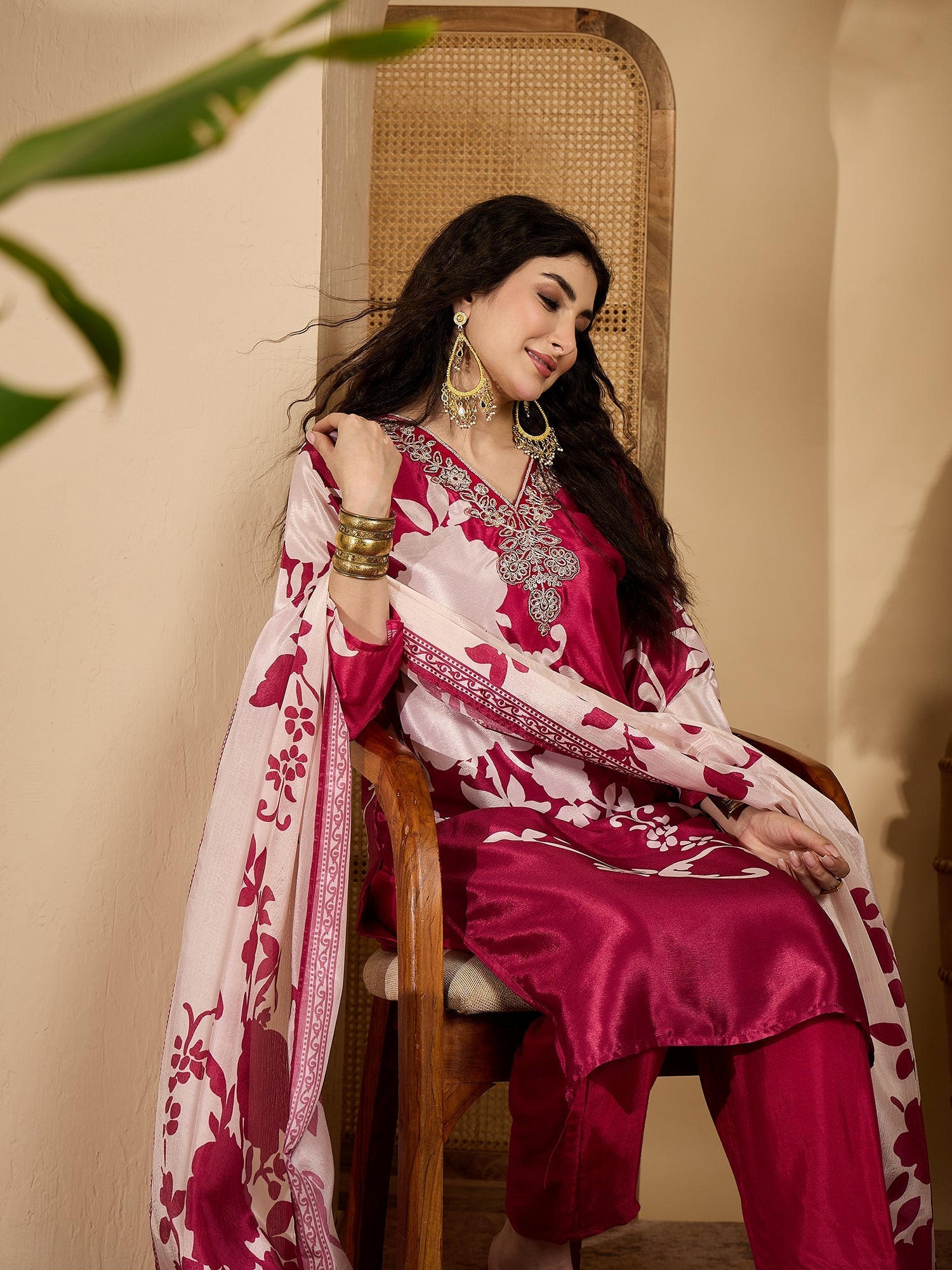 Women's Pink Floral Printed & Embroidered Chinon Straight Kurta Pant D