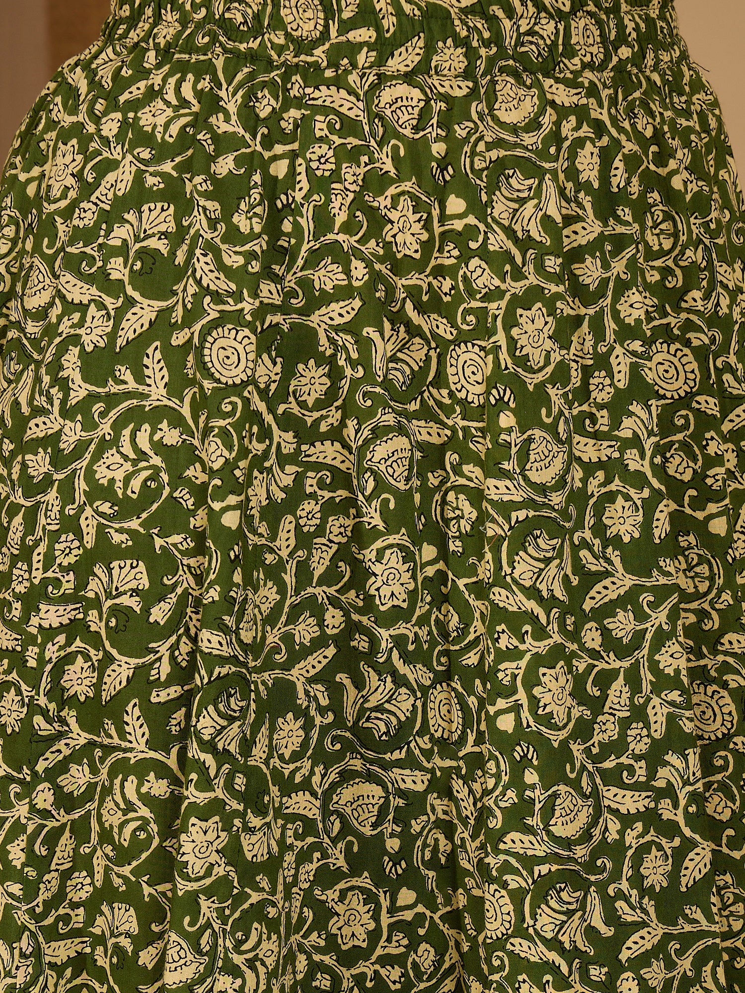 Women's Green Ethnic Printed Cotton Crop Top With Skirt (STGREENSARAS)
