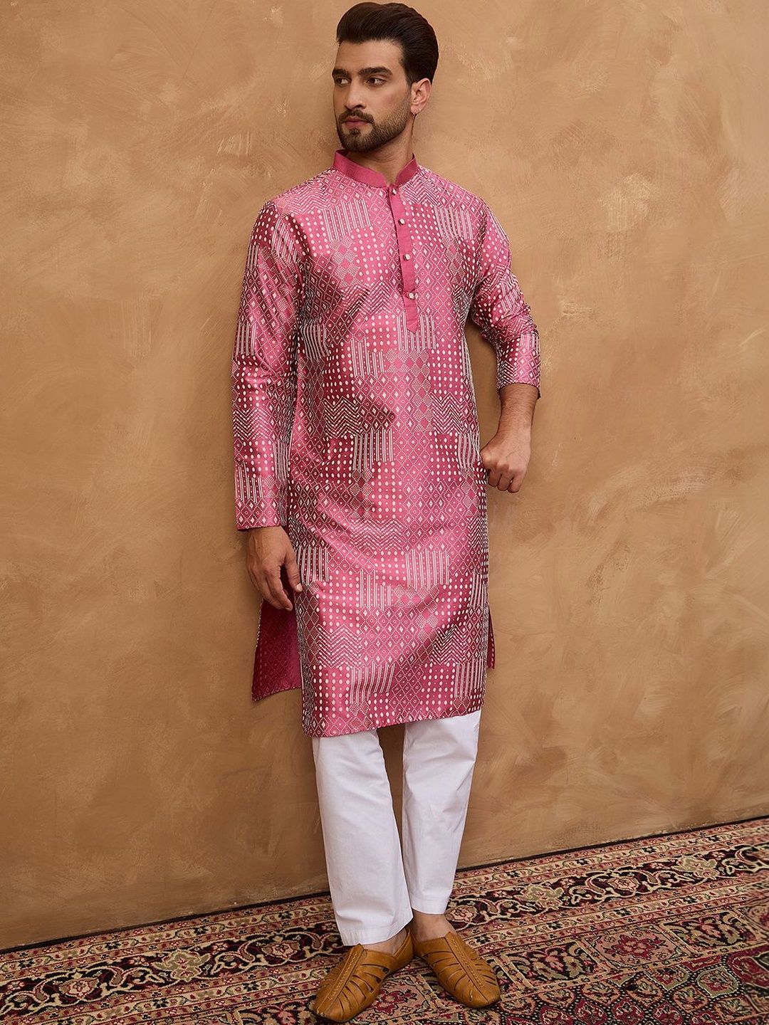 Ethnic Bay Men Pink Silk Blend Geometric Printed Straight Kurta With Pant Set-MKSET1526