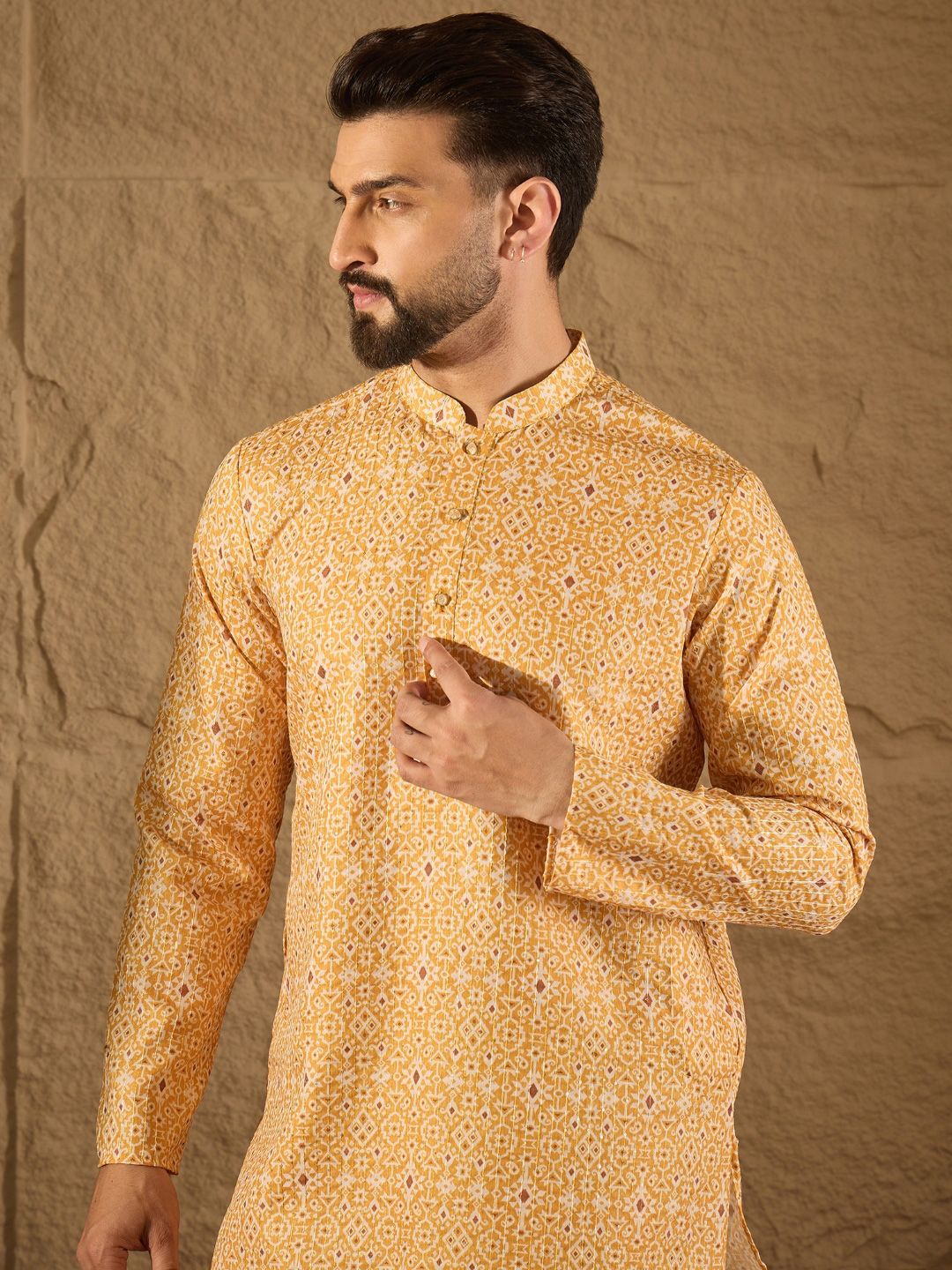 Ethnic Bay Men Yellow Silk Blend Ethnic Motif Embroidered Straight Kurta With Pant Set-MKSET1304