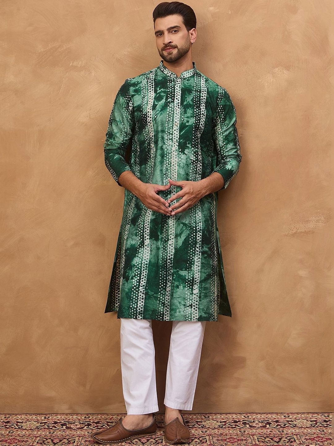 Ethnic Bay Men Green Silk Blend Shibori Embroidered Straight Kurta With Pant Set-MKSET1538