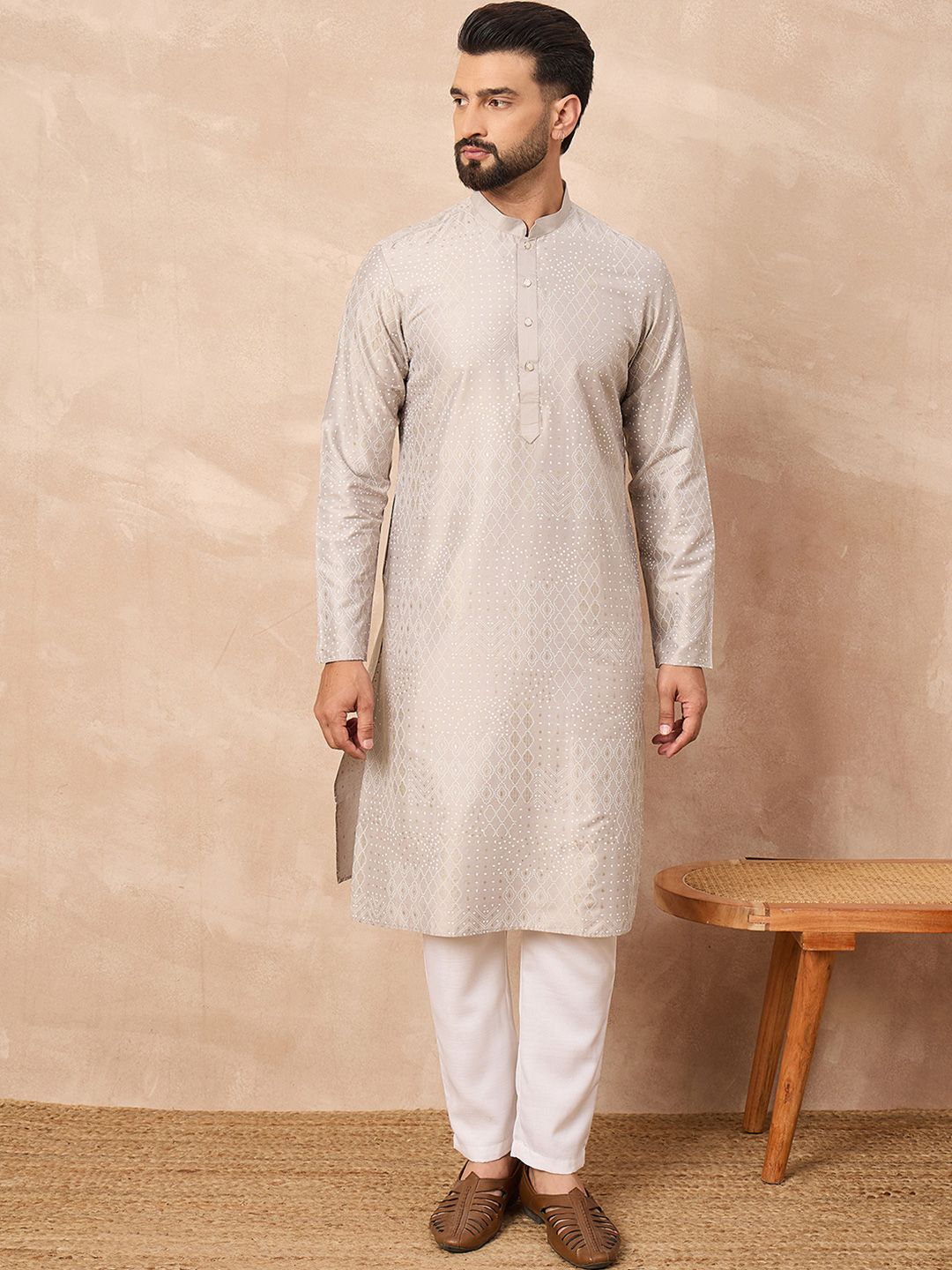 Ethnic Bay Men Grey Silk Geometric Printed Straight Kurta With Pant Set-MKSET1272