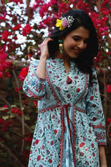 Blue Cambric Floral Print Panelled Kurta With Mask