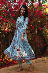 Blue Cambric Floral Print Panelled Kurta With Mask