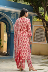 Women Cotton Pink Floral Printed Straight Kurta Pant Dupatta Set