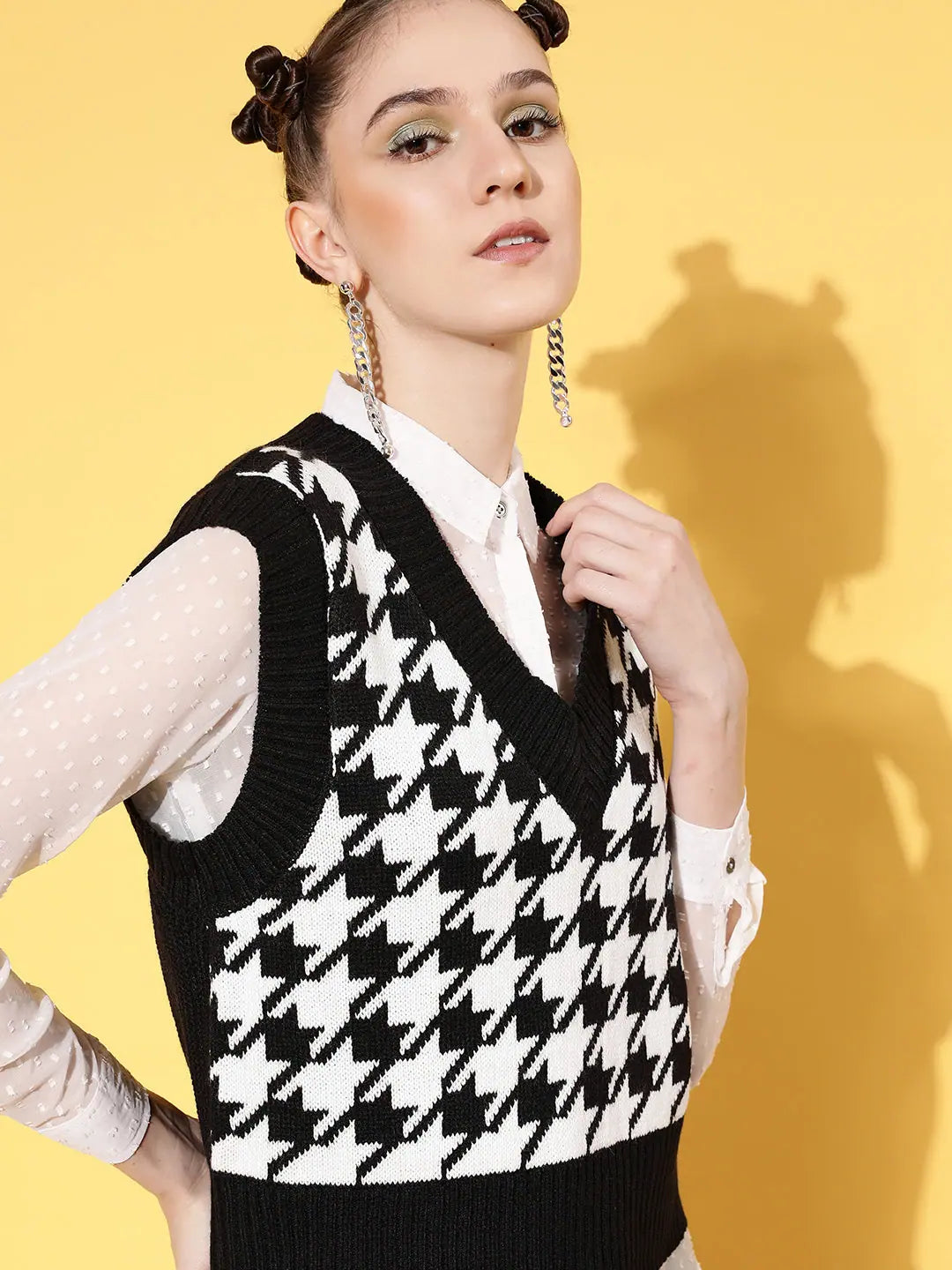 Black Houndstooth Sleeveless Sweater - Women's Western Clothing