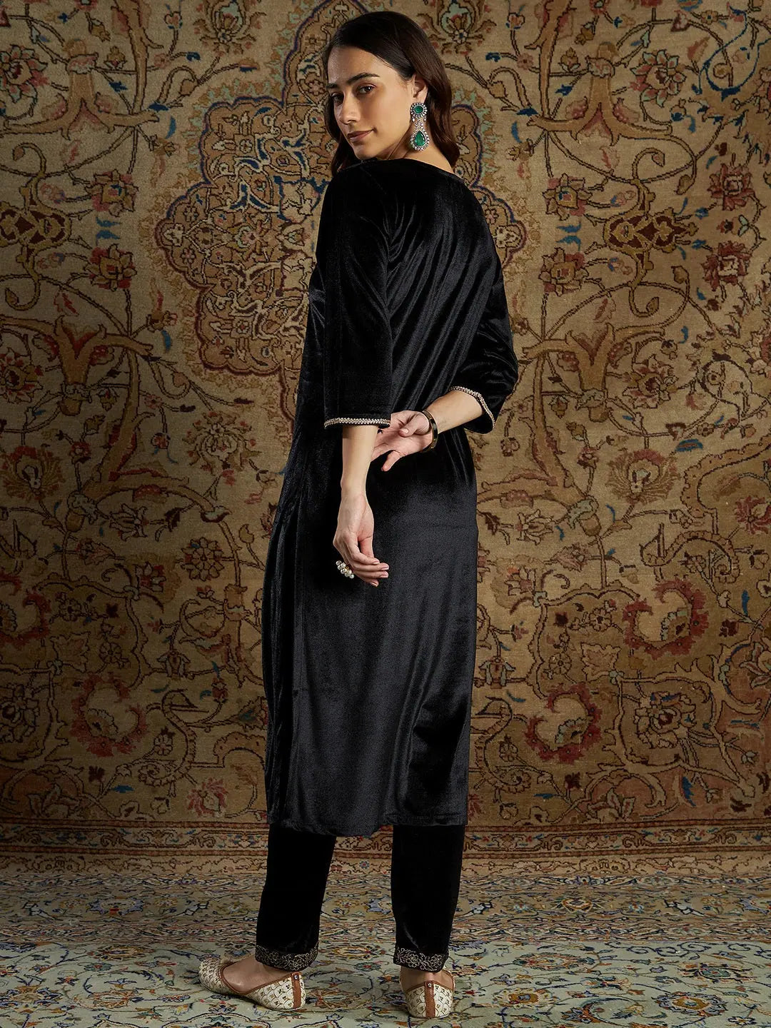 Black Velvet Zari Kurta Set for Women | Indian Kurta Sets