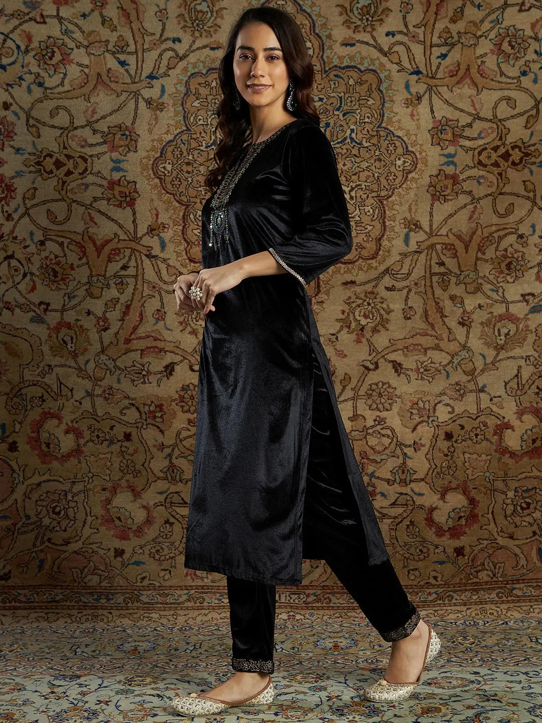 Black Velvet Zari Kurta Set for Women | Indian Kurta Sets
