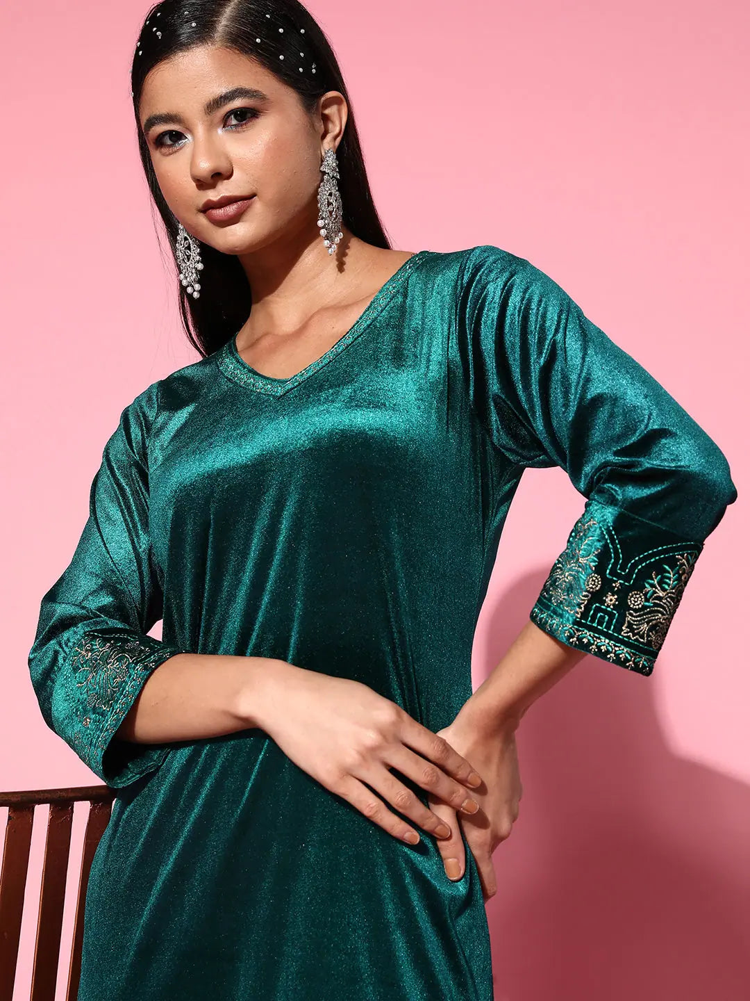 Emerald Velvet Embroidered Kurta Pants Set | Women's Kurta Sets