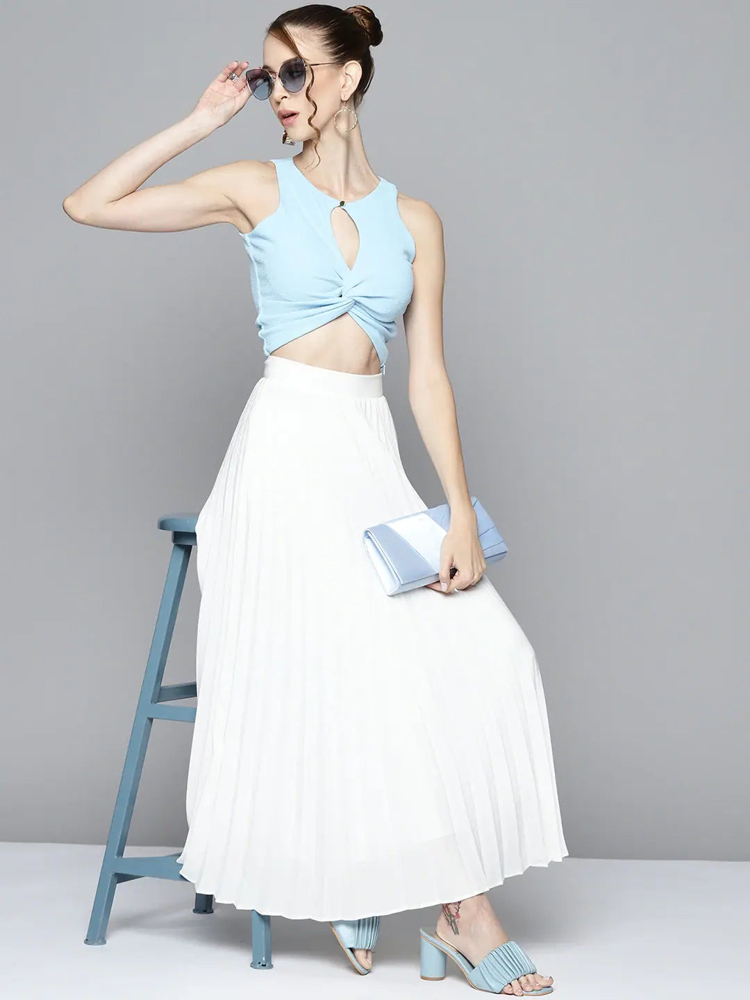 Blue Keyhole Crop Top - Trendy Women's Western Clothing