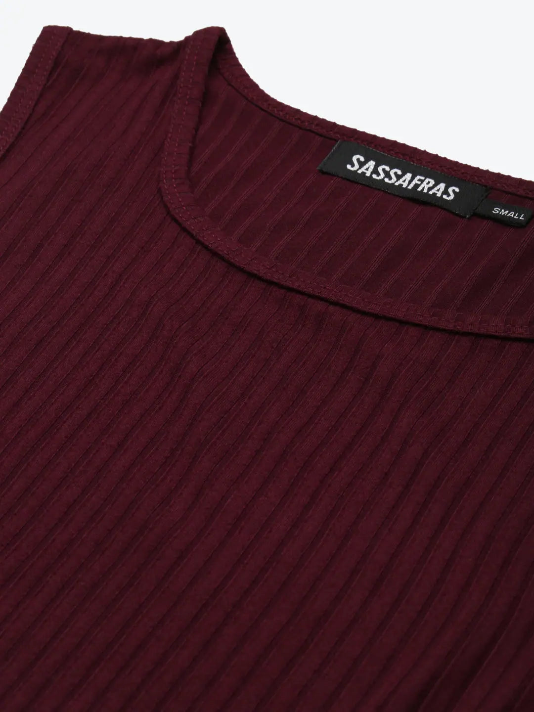 Women's Burgundy Crop Top - Ribbed V-Hem Style