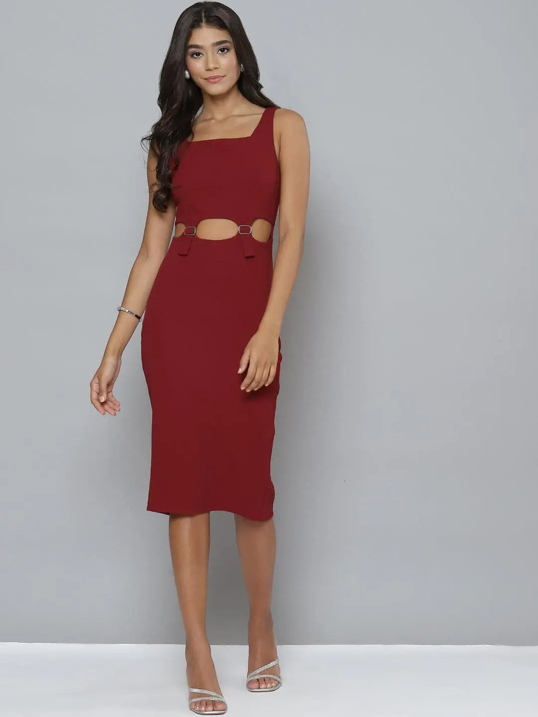 Women Maroon Cut-Out Buckle Detail Bodycon Dress