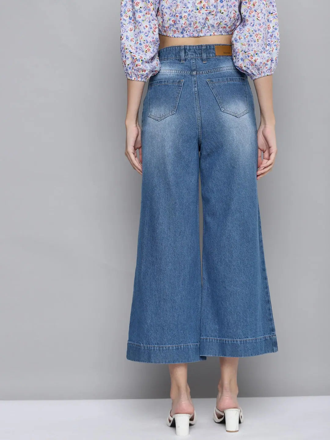 Blue Wide Leg Jeans - Women's Western Wear Outfits