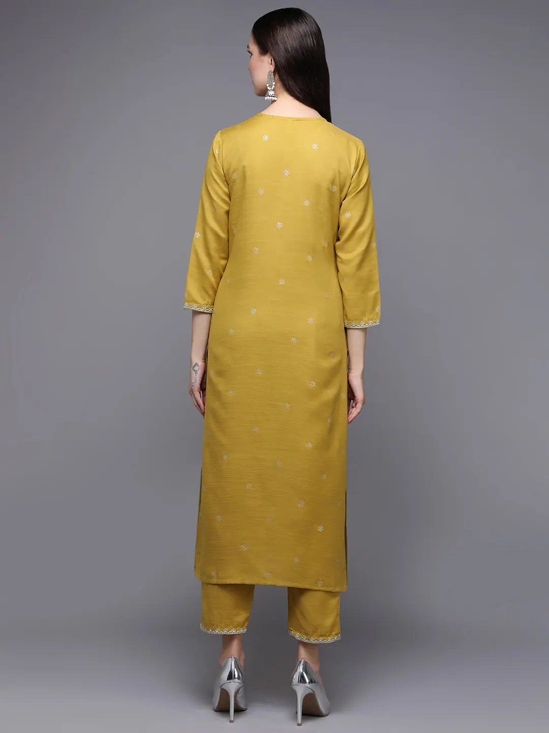 Yellow Embroidered Silk Blend Women's Kurta Set | Ahika