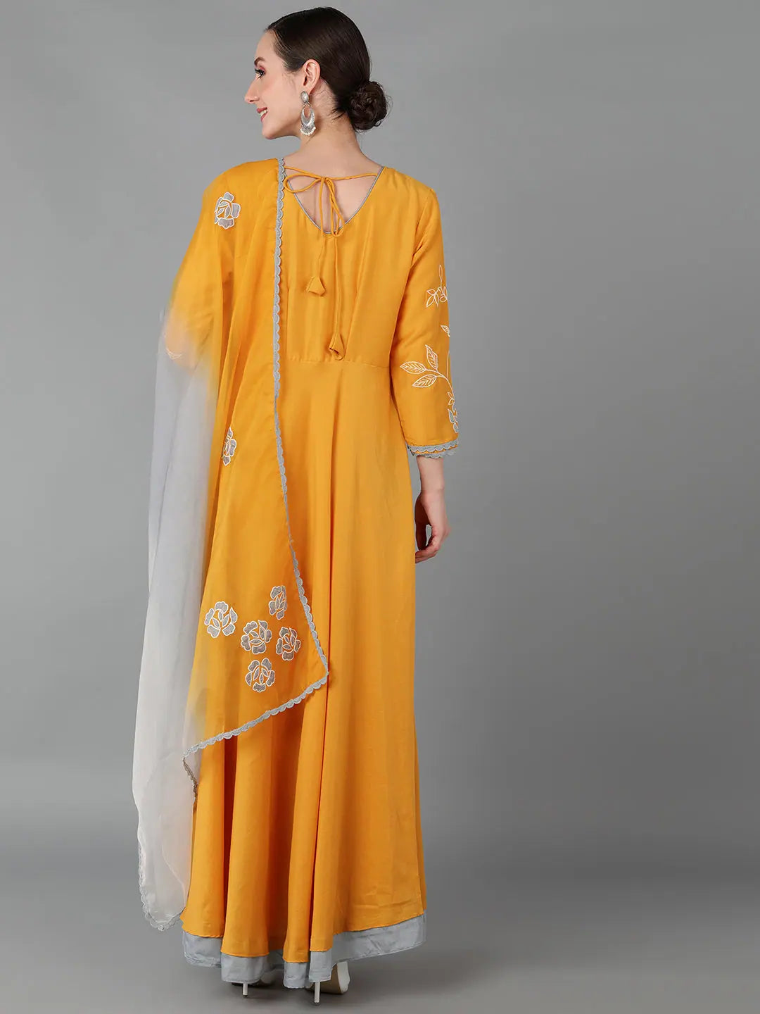 Elegant Silk Kurtas - Women's Indian Kurta for Festive Occasions