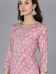 Women Silk Blend Embroidered Kurta-VCK9021